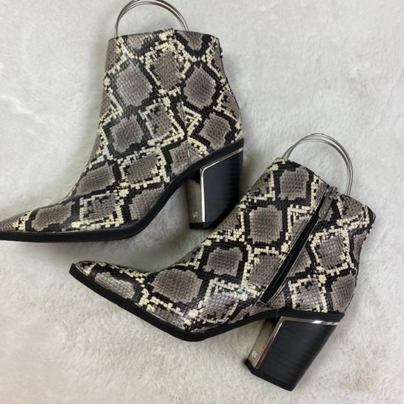 NEW Circus By Sam Edelman Snakeskin Pointed Toe Block Heel Booties, size 5.5 - Picture 9 of 16